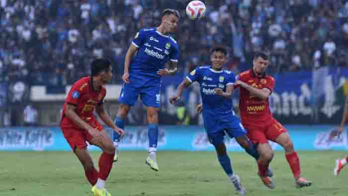 Persib Bandung Kena Sanksi Berat Akibat Kericuhan Suporter