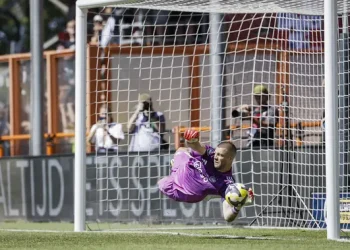 Jordi Cruyff Ungkap Masa Depan Maarten Paes Tergeser Ter Stegen di Ajax