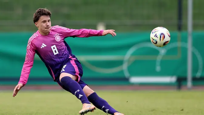 Barcelona dan Real Madrid Bersaing Untuk Wonderkid Jerman Usia 15 Tahun